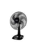 Ventilador Mondial V67 sobremesa de 40cm con 6 aspas en un entorno moderno